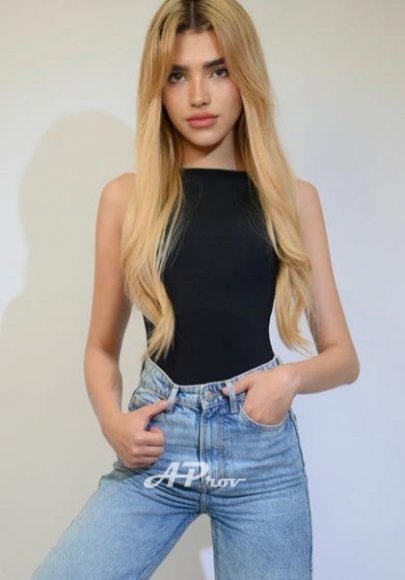 elite london escorts young girls sexy educated BIANCA