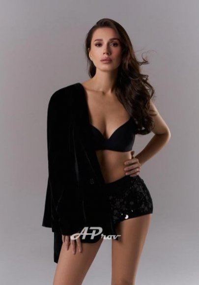 elite london escorts open minded tall vip VESTA