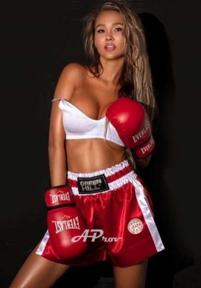 elite escorts london high end models expensive ELLE