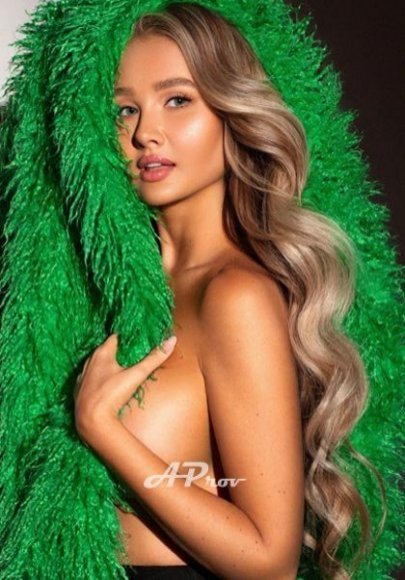 elite escorts london high end models expensive ELLE