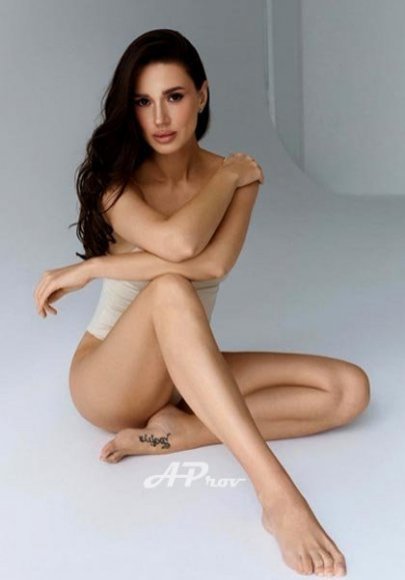 elite london escorts open minded tall vip VESTA