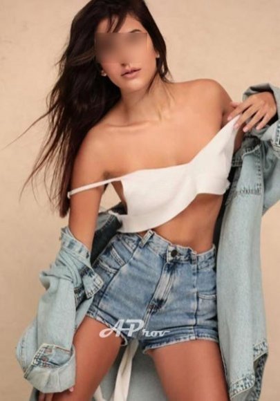 elite London escorts high class Latin girls VIP  IRIS