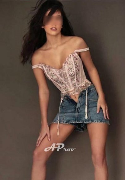 elite London escorts high class Latin girls VIP  IRIS